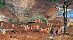Kalladi Landslide: വീണ്ടും മൃതദേഹം കണ്ടെത്തി; കള്ളാടി മണ്ണിടിച്ചിലിൽ മരണസംഖ്യ ഉയരുന്നു, തെരച്ചിൽ പുരോ​ഗമിക്കുന്നു