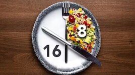 Intermittent Fasting: കലോറിയുടെ അളവ് നോക്കാതെ ഭാരം കുറയ്ക്കാൻ ഇന്റർമിറ്റന്റ് ഫാസ്റ്റിംഗ് ആണോ ബെസ്റ്റ്? അറിയാം...