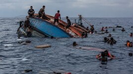Myanmar Boat Accident: മ്യാൻമറിൽ റോഹിങ്ക്യൻ അഭയാർഥികൾ സഞ്ചരിച്ച ബോട്ടുകൾ മറിഞ്ഞ് അപകടം; 500ഓളം പേർ മരിച്ചതായി സംശയം