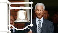 Sir Garfield Sobers Passes Away: ക്രിക്കറ്റ് ഇതിഹാസം സർ ഗാർഫീൽഡ് സോബേഴ്സ് അന്തരിച്ചു; ഓർമ്മയായത് ലോകം കണ്ട എക്കാലത്തെയും മികച്ച ഓൾറൗണ്ടർ
