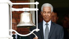 Sir Garfield Sobers Passes Away: ക്രിക്കറ്റ് ഇതിഹാസം സർ ഗാർഫീൽഡ് സോബേഴ്സ് അന്തരിച്ചു; ഓർമ്മയായത് ലോകം കണ്ട എക്കാലത്തെയും മികച്ച ഓൾറൗണ്ടർ