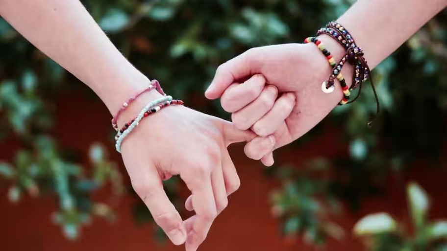 Friendship Day: ജൂലൈയിലോ ഓഗസ്റ്റിലോ? എന്നാണ് ശരിക്കും ഫ്രണ്ട്ഷിപ്പ് ഡേ?