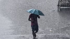 Rain Kerala: മഴക്കെടുതിയിൽ മരണം 26 ആയി; കള്ളക്കടൽ പ്രതിഭാസത്തിന് സാധ്യതയെന്ന് മുന്നറിയിപ്പ്, ജാഗ്രത നിർദേശം