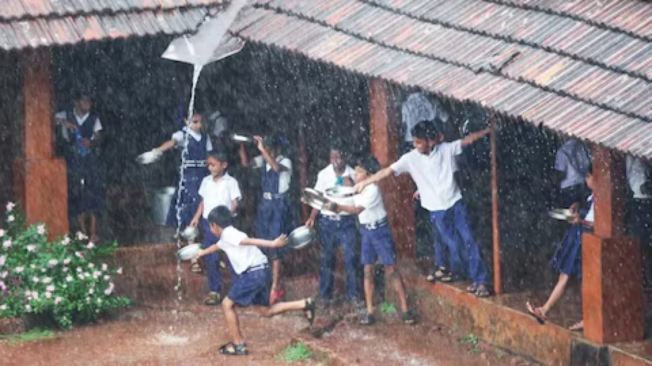 കേരളത്തിൽ മഴ ശക്തം; അഞ്ച് ജില്ലകളിൽ വിദ്യാഭ്യാസ സ്ഥാപനങ്ങൾക്ക് അവധി