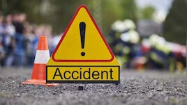 Palakkad Car Accident: പാറയിലിടിച്ച് കാർ താഴ്ചയിലേക്ക് മറിഞ്ഞു; പാലക്കാട് കാർ അപകടത്തിൽ മൂന്ന് മരണം