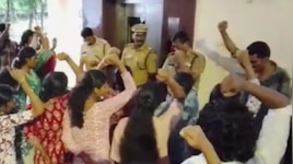 Kalady University SFI protest: കാലടി സർവകലാശാലാ പ്രതിഷേധം: വിസിയുടെ പരാതിയിൽ എസ്എഫ്ഐ പ്രവർത്തകർ കസ്റ്റഡിയിൽ