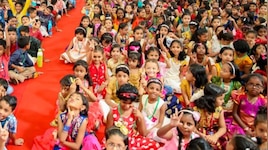 School Onam Celebration: സ്കൂളുകളിലെ ഓണാഘോഷം ഇനി കളറാക്കാം! വിദ്യാർത്ഥികൾക്ക് ഇഷ്ടമുള്ള വസ്ത്രം ധരിക്കാം, യൂണിഫോം നിർബന്ധമല്ല