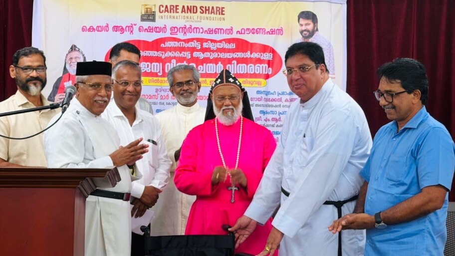Mammootty: മമ്മൂട്ടിയുടെ ഓണസമ്മാനം; ആതുരാലയങ്ങൾക്കായി വീൽ ചെയറുകൾ വിതരണം ചെയ്തു