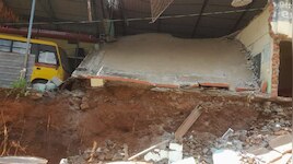 Thrissur School Building Collapse: തൃശൂരിൽ സ്കൂൾ കെട്ടിടം ഇടിഞ്ഞുവീണു; അവധി ദിനമായതിനാൽ വൻ ദുരന്തം ഒഴിവായി   