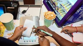 Multiplex Overcharging: തിയേറ്ററുകളിലെ കൊള്ള! പോപ്‌കോണിനും വെള്ളത്തിനും അമിതവില ഈടാക്കുന്നു; കൊച്ചിയിലെ മാളുകളിൽ ലീഗൽ മെട്രോളജി വകുപ്പ്