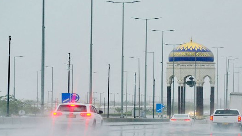 Oman News: ഒമാനിൽ കാലാവസ്ഥാ വ്യതിയാനം; കനത്ത മഴയ്ക്കൊപ്പം ആലിപ്പഴ വർഷത്തിനും സാധ്യത! Oman News: ഒമാനിൽ കാലാവസ്ഥാ വ്യതിയാനം; കനത്ത മഴയ്ക്കൊപ്പം ആലിപ്പഴ വർഷത്തിനും സാധ്യത!