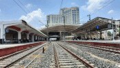 Gandhinagar Railway Station: റെയിൽ‌വേ സ്റ്റേഷന് മുകളിൽ  Five Star Hotel..!! ഇന്ത്യയിലാദ്യം, എവിടെയെന്നറിയുമോ?  