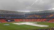 IPL 2023 Final : അഹമ്മദബാദിൽ തോരാമഴ; ചെന്നൈ-ഗുജറാത്ത് ഫൈനൽ വൈകുന്നു