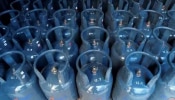 Commercial Gas Cylinder Price: വാണിജ്യ എൽപിജി സിലിണ്ടറിന്റെ വില കുറഞ്ഞു; പുതിയ നിരക്ക് ഇങ്ങനെ...