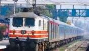 Firecracker Explodes in Train: യാത്രക്കാരന്റെ കയ്യിലുണ്ടായിരുന്ന പടക്കം പൊട്ടിത്തെറിച്ച് ഓടുന്ന ട്രെയിനിൽ തീ പടർന്നു!