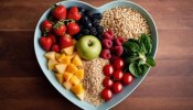 Heart Health: ഹൃദയാഘാത സാധ്യത കുറയ്ക്കാം; ഈ പഴങ്ങൾ ഡയറ്റിൽ ഉൾപ്പെടുത്തൂ