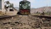Pakistan Train Hijack: പാക് ട്രെയിൻ ഹൈജാക്; ബലൂചിസ്ഥാൻ ഭീകരർ ബന്ദികളാക്കിയ 104 പേരെ മോചിപ്പിച്ചു