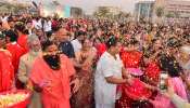 Patanjali Holi Celebration: ഇത് &#039;പൂക്കളുടെ ഹോളി&#039;! പൂക്കൾ കൊണ്ട് ഹോളി ആഘോഷിച്ച് പതഞ്ജലി സർവകലാശാല
