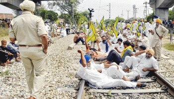  Farmers Protest: Bharat Bandhന് പിന്തുണയുമായി റെയില്‍വേ യൂണിയനുകള്‍ 