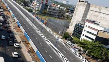 Palarivattam Bridge: പാലം  തുറന്ന് കൊടുത്തതിന് പിറകെ അപകടം,ട്രക്ക് കാറിലിടിച്ചു