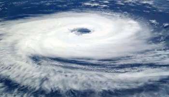 Cyclone Yaas : യാസ് ചുഴലിക്കാറ്റിനെ തുടർന്ന് ഒഡിഷയിൽ മണ്ണിടിച്ചിൽ; ഉടൻ ബംഗാളിലെത്തും 