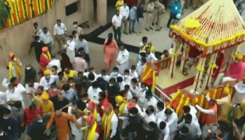  Rath Yatra Ahmedabad: കേന്ദ്ര അഭ്യന്തര മന്ത്രി അമിത് ഷാ, ഗുജറാത്ത്‌ മുഖ്യമന്ത്രി  വിജയ്‌ രൂപാണി തുടങ്ങിയവര്‍ പങ്കെടുത്ത  രഥയാത്ര, അഹമ്മദാബാദിലെ ജഗന്നാഥ ക്ഷേത്രത്തില്‍നിന്നുള്ള ദൃശ്യങ്ങള്‍