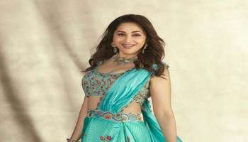 ടർക്കോയ്സ് ബ്ലൂ സാരിയിൽ അതിസുന്ദരിയായി Madhuri Dixit; ചിത്രങ്ങൾ കാണാം