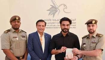  Tovino Thomas received Golden Visa: മമ്മൂട്ടിക്കും മോഹൻലാലിനും ശേഷം ​യുഎഇ ​ഗോൾഡൻ വിസ നേടി ടൊവിനോ