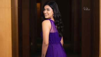 Actress Anju Kurian: വയലറ്റ് ​ഗൗണിൽ വൈബ്രന്റ് ആയി അഞ്ജു കുര്യൻ