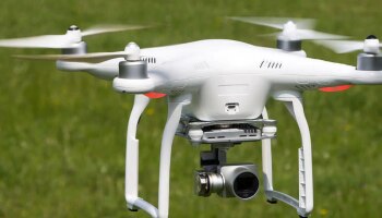 Drones: ഡ്രോണിനെ വീഴ്ത്താൻ റബറുണ്ടയുമായി സുരക്ഷാസേന