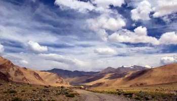 IRCTC Leh-Ladakh Tour package: വിനോദസഞ്ചാരികള്‍ക്ക്  മനോഹരമായ Leh-Ladakh താഴ്‌വര ആസ്വദിക്കാന്‍ അവസരം,  വിലയും യാത്രയും  അറിയാം  