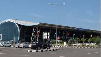 Thiruvananthapuram International Airport : തിരുവനന്തപുരം വിമാനത്താവളം ഇനി അദാനിക്ക് സ്വന്തം; കൈമാറ്റ കരാർ ഒപ്പുവെച്ചു