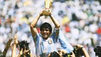 Diego Maradona | നേപ്പിൾസ് ന​ഗരത്തിന്റെ നിശബ്ദതയ്ക്ക് ഒരാണ്ട്! ഫുട്ബോൾ ദൈവം ജീവിതത്തിന്റെ ബൂട്ട് അഴിച്ചത് ഇനിയും വിശ്വസിക്കാനാകാതെ ലോകം