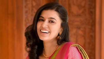 Anju Kurian : സാരിയിൽ ക്ലാസി ലുക്കിൽ അഞ്ചു കുരിയൻ; ചിത്രങ്ങൾ കാണാം