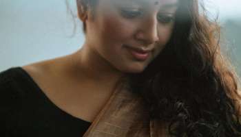 Actress Anumol : സാരിയിൽ അതിസുന്ദരിയായി അനുമോളുടെ പുത്തൻ ഫോട്ടോഷൂട്ട്; ചിത്രങ്ങൾ കാണാം