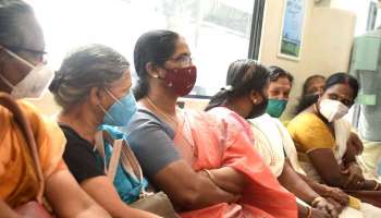 Kochi Metro Women&#039;s Day : വനിത ദിനം കൊച്ചി മെട്രോ ദിനമാക്കി കൊച്ചി സ്ത്രീ യാത്രാക്കാർ; കാണാം ചിത്രങ്ങൾ