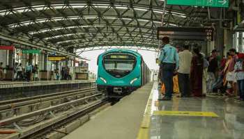 Kochi Metro Free Ride : ഇനി സ്കൂളിൽ മെട്രോയിൽ പോകാം; വിദ്യാർഥികൾക്കും അധ്യാപകർക്കും സൗജന്യ യാത്രയുമായി കൊച്ചി മെട്രോ