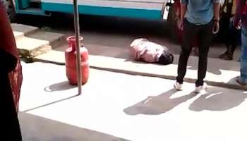 The woman publicly beaten the man who harassing