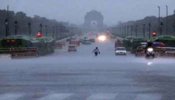 Delhi Rain: മൺസൂണിന്‍റെ വരവറിയിച്ച് രാജ്യ തലസ്ഥാനത്ത് കനത്ത മഴ, റോഡുകള്‍ വെള്ളത്തില്‍  