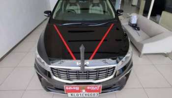 CM&#039;s new car: മുഖ്യമന്ത്രിയുടെ പുതിയ കാര്‍ എത്തി... കാണാം കേരള സ്റ്റേറ്റ് 1, കറുത്ത കിയ കാര്‍ണിവല്‍
