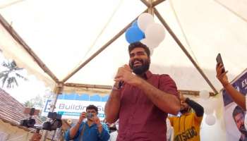 &quot;ദിസ് ഇസ് ഡോ. റോബിൻ രാധാകൃഷ്‌ണൻ&quot;; തിരുവനന്തപുരത്ത് റോബിനെ കാണാൻ ജനസാഗരം; റോബിൻ തരംഗം അവസാനിക്കുന്നില്ല 