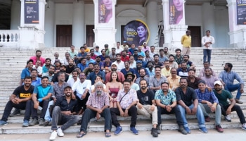 Barroz Movie: പ്രണവ് അല്ലേ ആ ഇരിക്കുന്നത്? ഈ പടത്തിൽ ഇയാളുമുണ്ടോ? ബറോസിന്റെ പാക്കപ്പ് ചിത്രം ചർച്ചയാകുന്നു