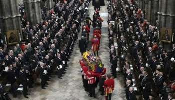 Queen Elizabeth II Funeral: എലിസബത്ത് രാജ്ഞിയുടെ വിലാപയാത്ര വെല്ലിങ്ടൺ ആർച്ചിലേക്ക്; രാജ്ഞിക്ക് വിട നൽകാനൊരുങ്ങി ബ്രിട്ടൺ