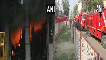 Fire Breaks Out In Delhi: ഡൽഹി ഭാഗിരഥ് ഇലക്ട്രോണിക് മാർക്കറ്റിൽ വൻ തീപിടിത്തം