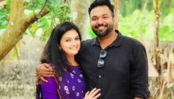 Actress Saranya Mohan: &#039;വിജയ് വരുമെന്ന് ആരോ പറഞ്ഞു; 300 പേരെ പ്രതീക്ഷിച്ചിടത്ത് വന്നത് 3000 പേർ&#039;; വിവാഹ ദിവസത്തെ കുറിച്ച് ശരണ്യയും ഭർത്താവും