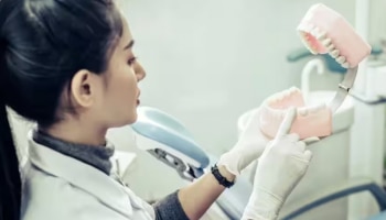 Oral Cancer : വായിലെ അർബുദത്തിന്റെ ലക്ഷണങ്ങളും കാരണങ്ങളും  എന്തൊക്കെ?