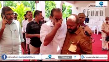 Sathyan Anthikad paid last tribute to Innocent 