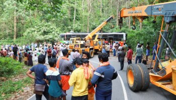 Sabarimala Pilgrims Accident: ശബരിമല തീർത്ഥാടക ബസ് അപകടം; മോട്ടോർ വാഹന വകുപ്പിനോട് റിപ്പോർട്ട് തേടി ഹൈക്കോടതി