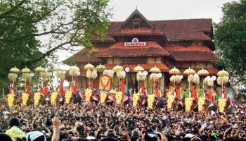 Thrissur Pooram 2023: കൊട്ടിക്കയറി മേളം; താളത്തില്‍ ലയിച്ച് പൂരപ്രേമികള്‍