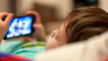 Smartphone Addiction in Kids: കുട്ടികളിലെ സ്മാർട്ട്ഫോൺ അഡിക്ഷൻ കുറയ്ക്കാൻ എന്തൊക്കെ ചെയ്യാം?